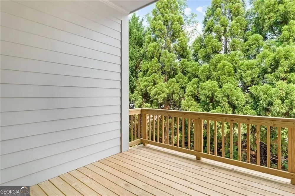 73 Bourbon ST Senoia, GA 30276