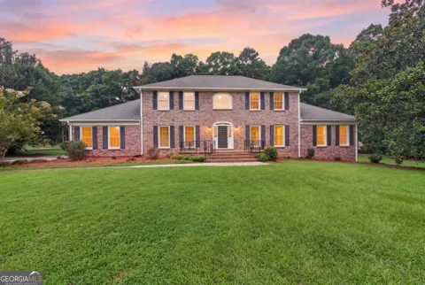 560 Hawthorne DR