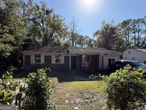 108 Saxon ST