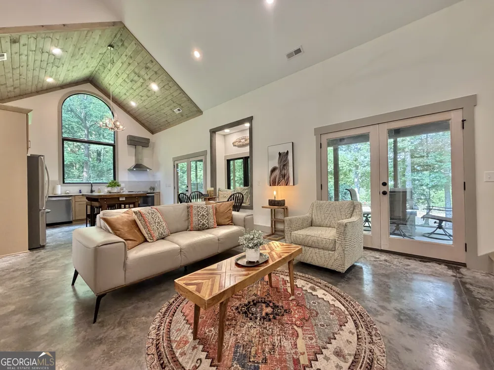 399 Jim McCrackin Clayton, GA 30525