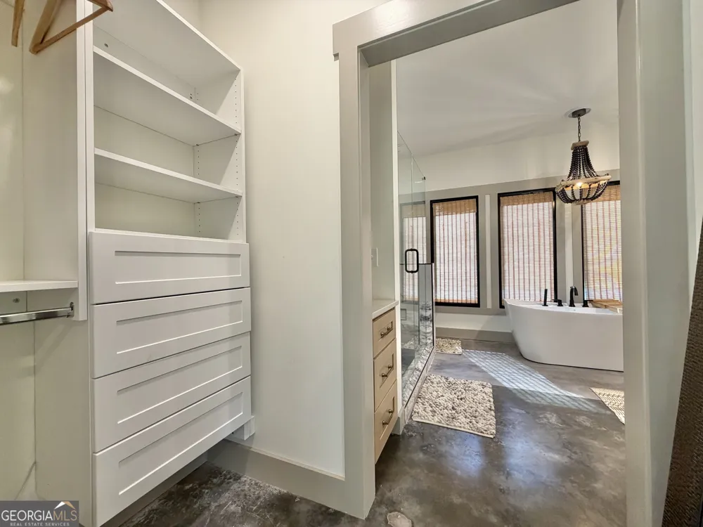 399 Jim McCrackin Clayton, GA 30525