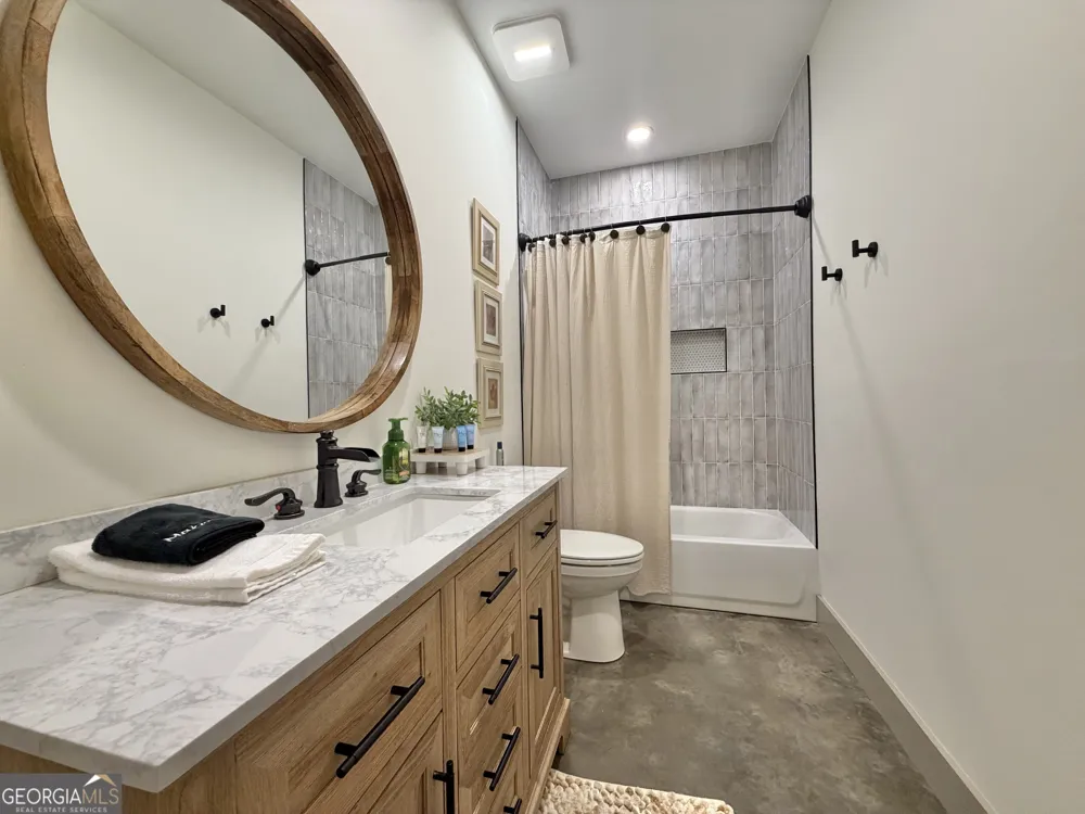 399 Jim McCrackin Clayton, GA 30525