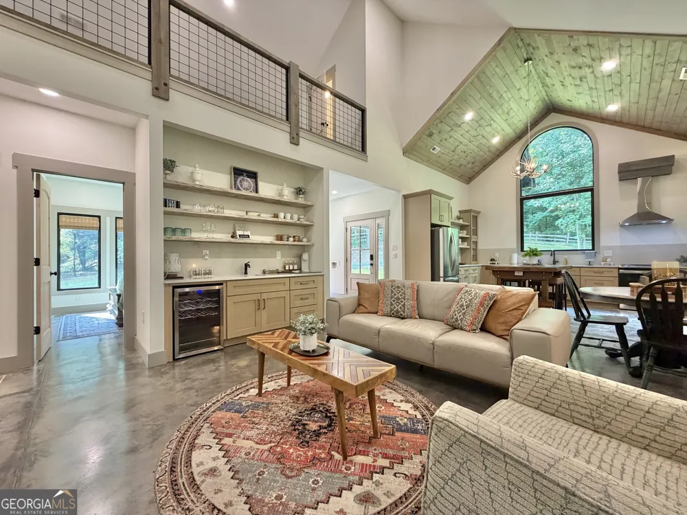 399 Jim McCrackin Clayton, GA 30525
