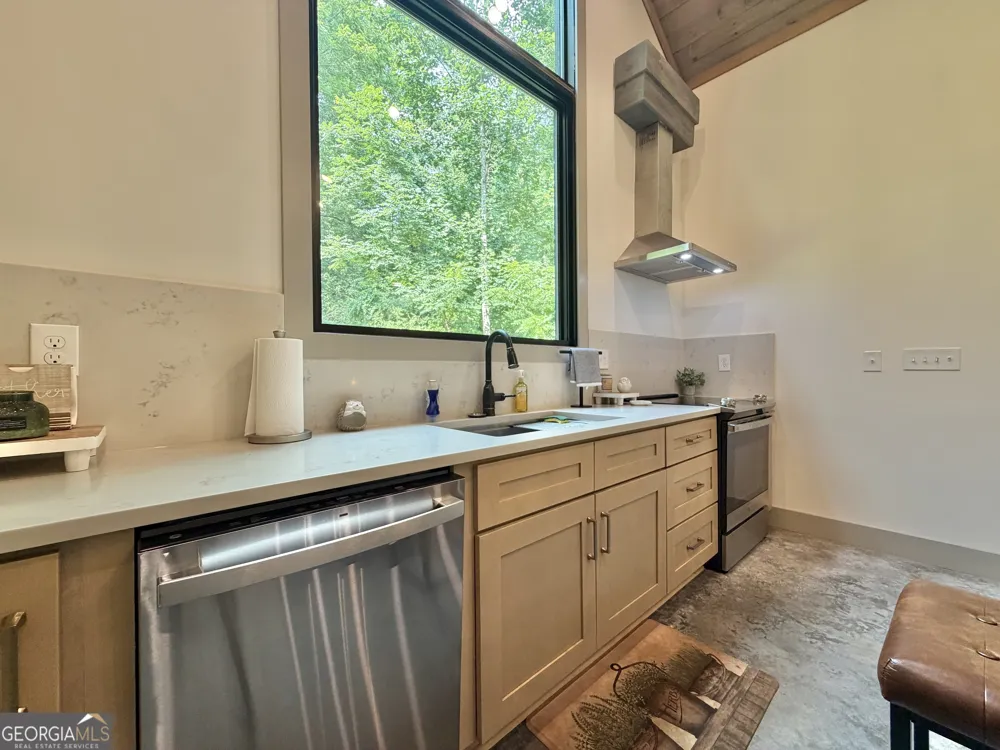399 Jim McCrackin Clayton, GA 30525