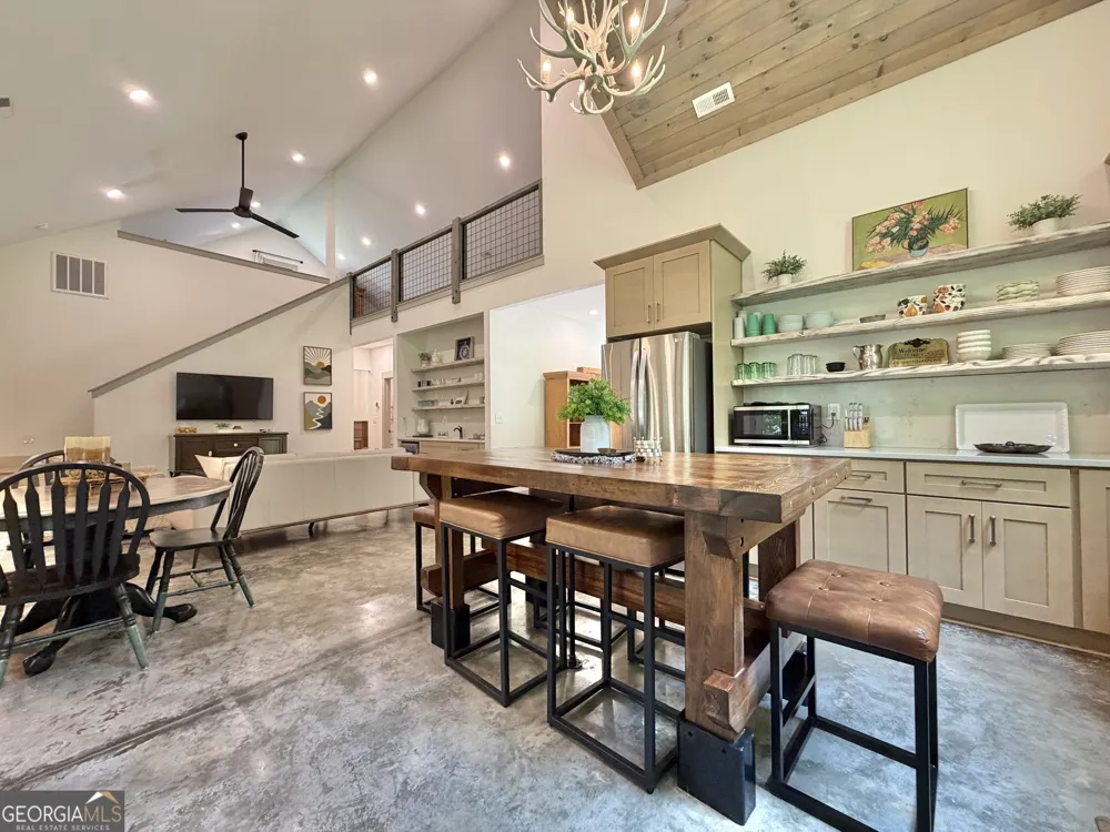 399 Jim McCrackin Clayton, GA 30525