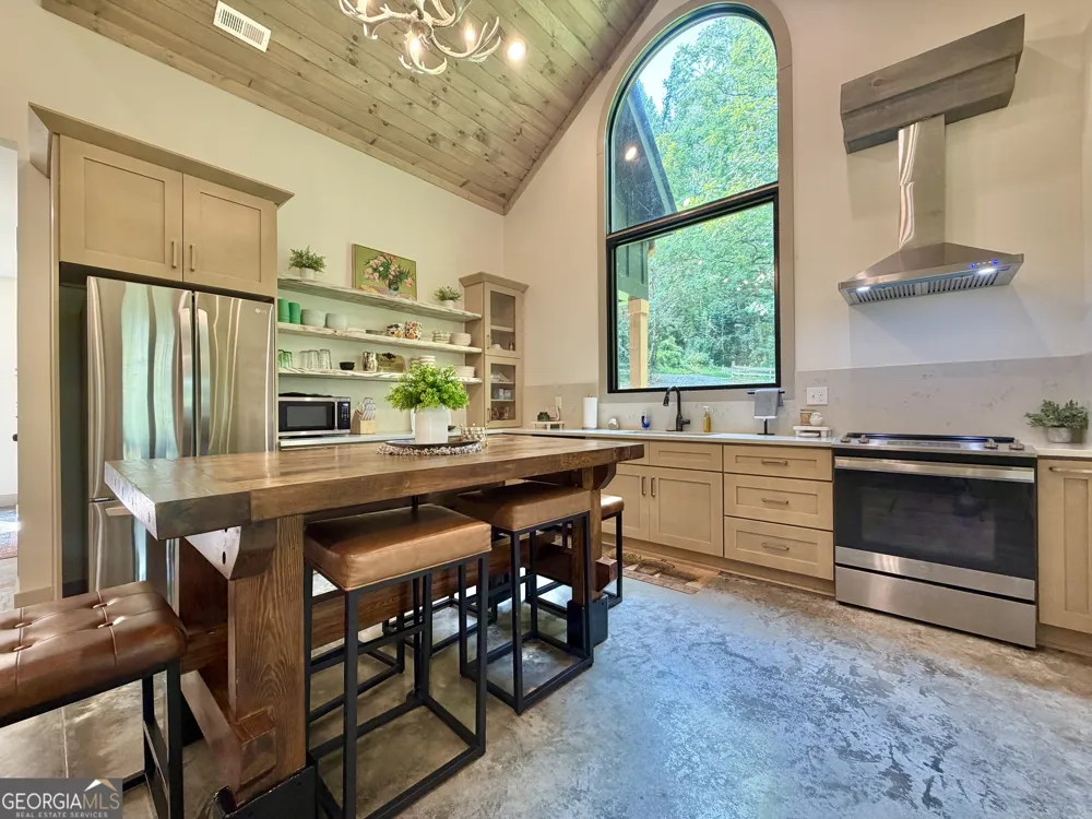 399 Jim McCrackin Clayton, GA 30525