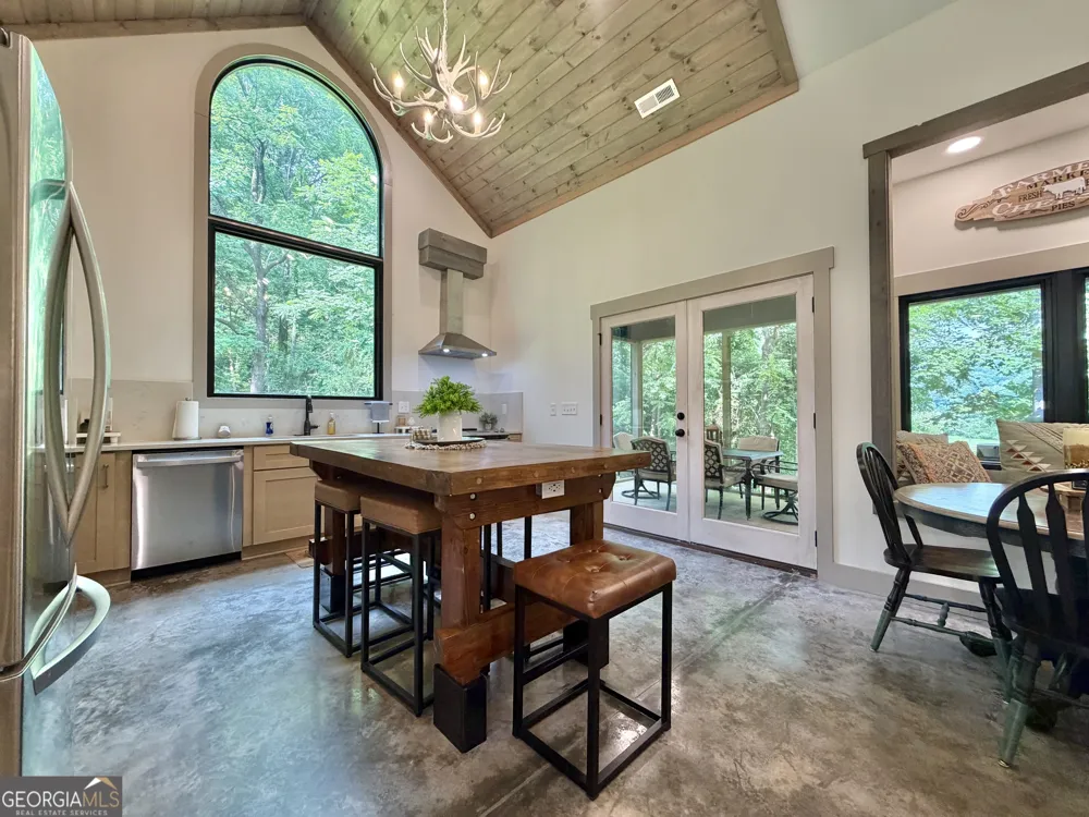 399 Jim McCrackin Clayton, GA 30525