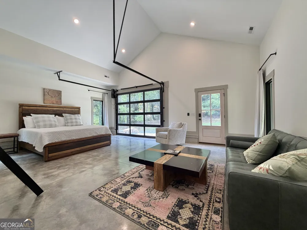 399 Jim McCrackin Clayton, GA 30525