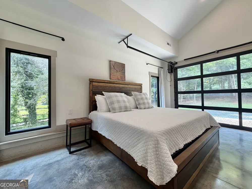 399 Jim McCrackin Clayton, GA 30525