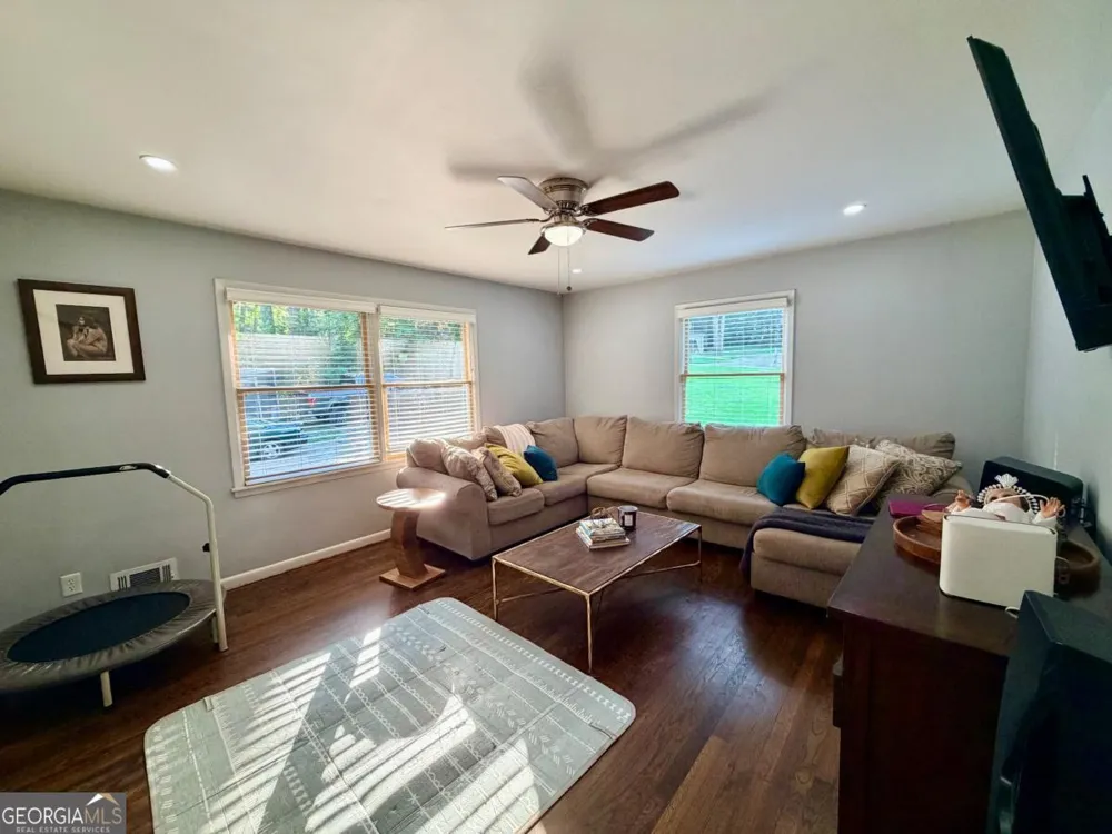 4992 Green Oak DR SW Lilburn, GA 30047