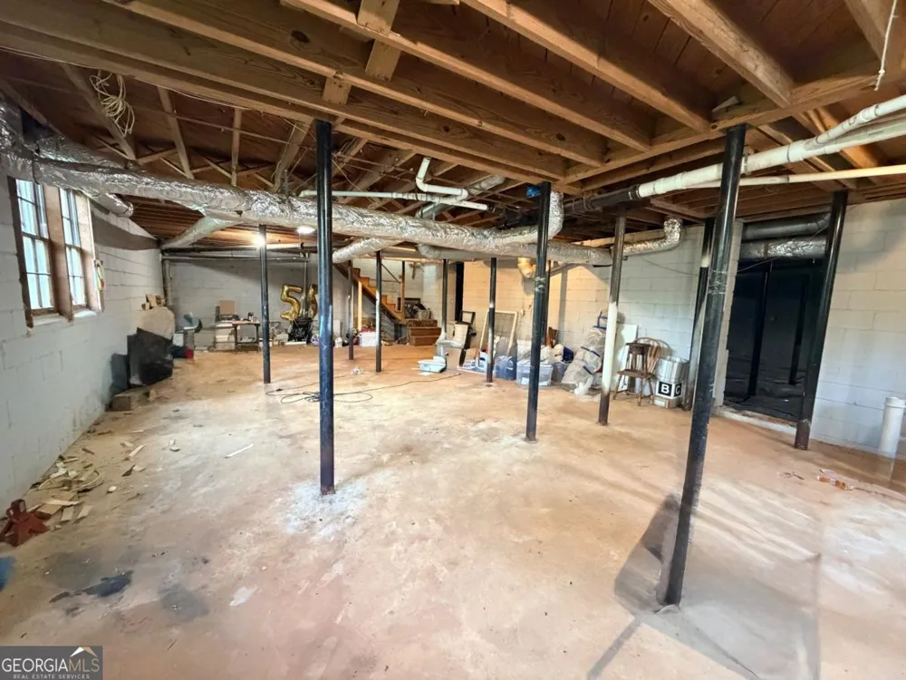 4992 Green Oak DR SW Lilburn, GA 30047