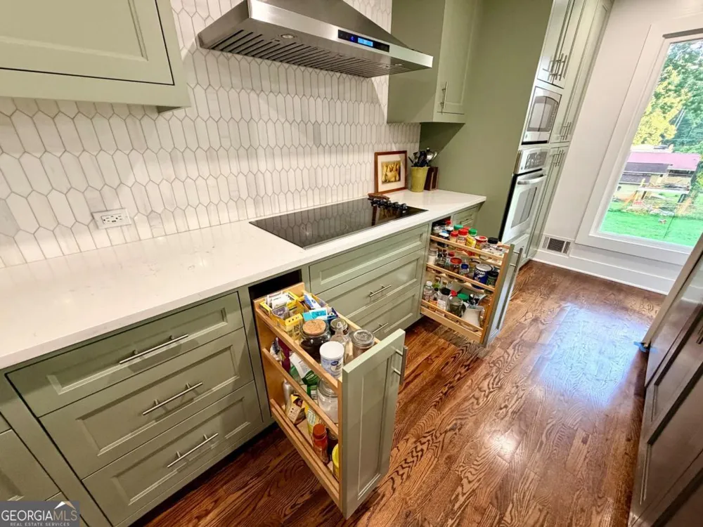 4992 Green Oak DR SW Lilburn, GA 30047