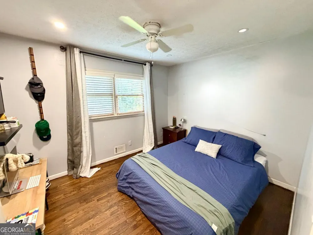 4992 Green Oak DR SW Lilburn, GA 30047