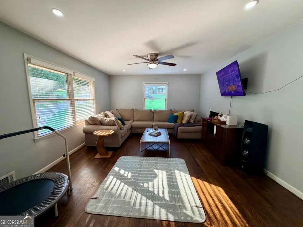 4992 Green Oak DR SW Lilburn, GA 30047