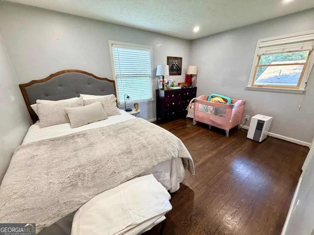 4992 Green Oak DR SW Lilburn, GA 30047