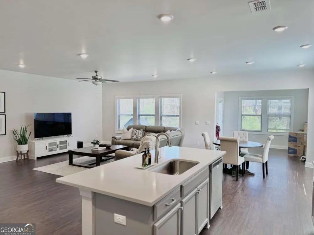 3075 Summerpoint XING Cumming, GA 30028