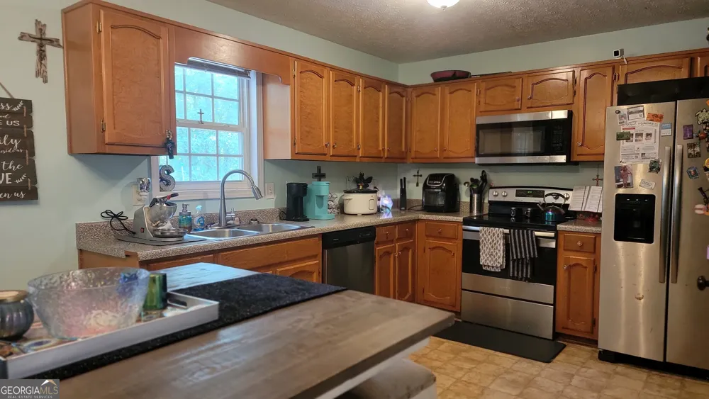 124 Taylors LN Carrollton, GA 30117