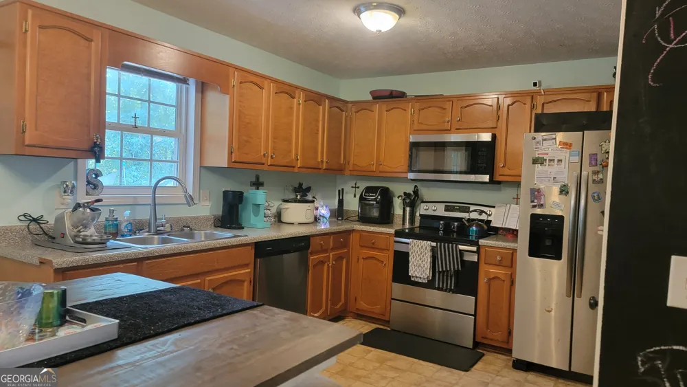 124 Taylors LN Carrollton, GA 30117