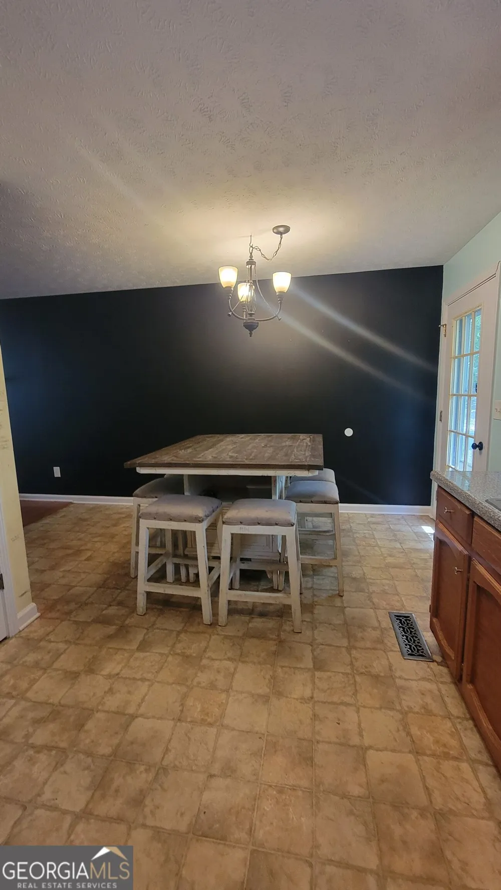 124 Taylors LN Carrollton, GA 30117