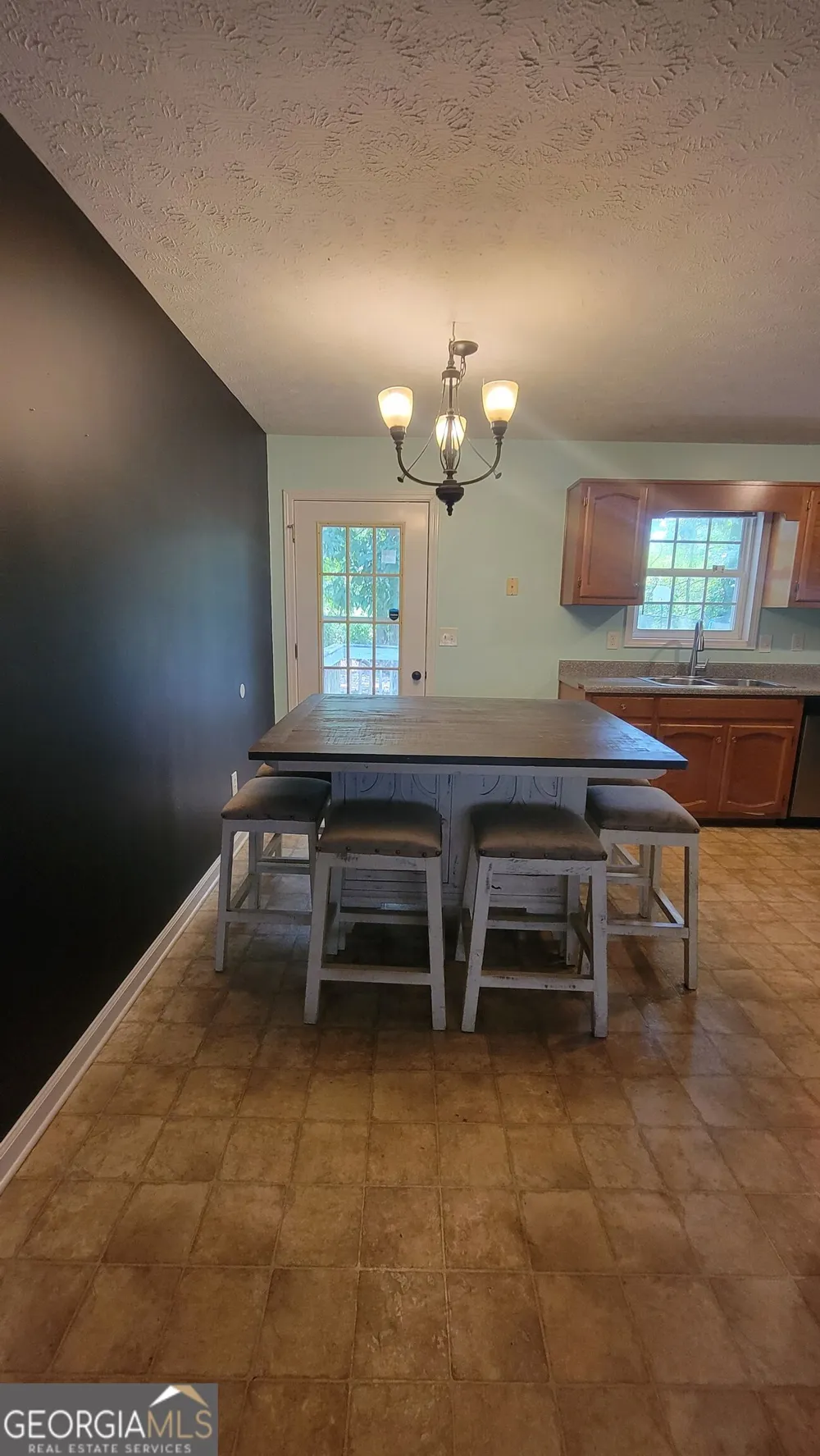 124 Taylors LN Carrollton, GA 30117