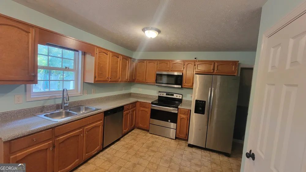 124 Taylors LN Carrollton, GA 30117