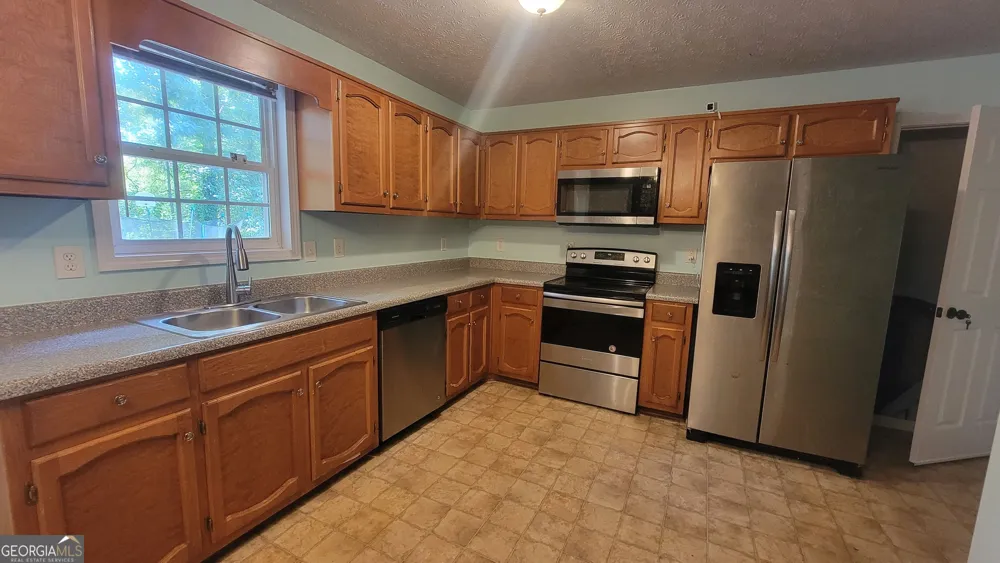 124 Taylors LN Carrollton, GA 30117