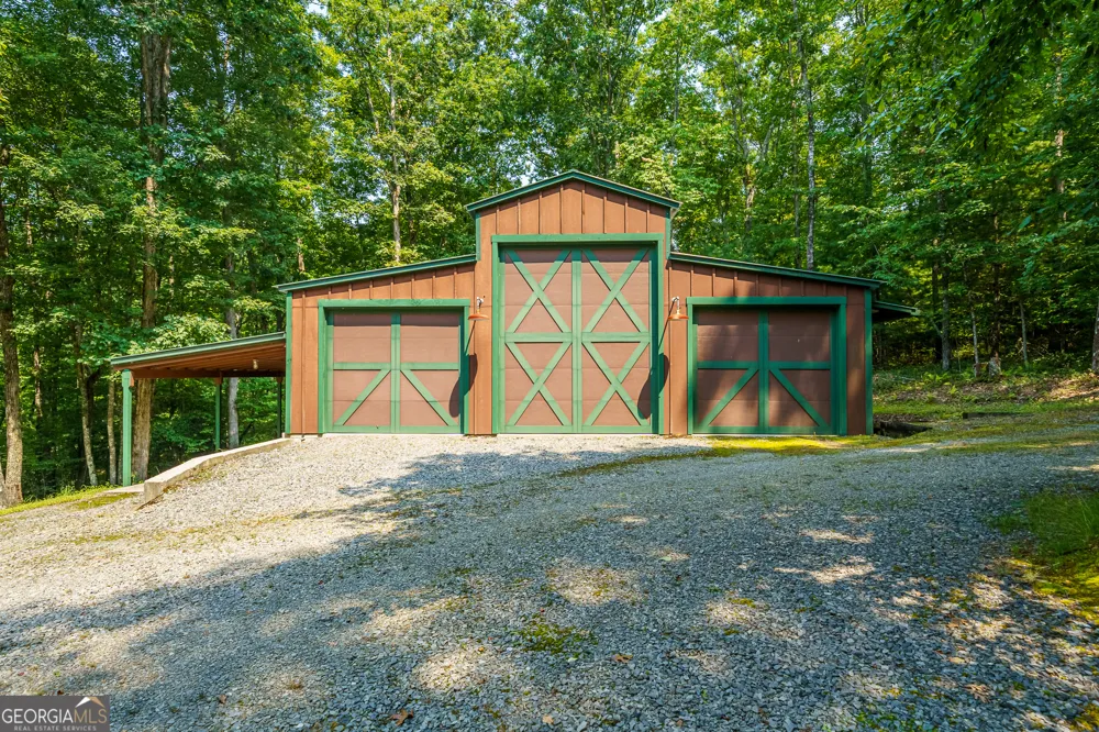 24 Indian Lake RD Mineral Bluff, GA 30559
