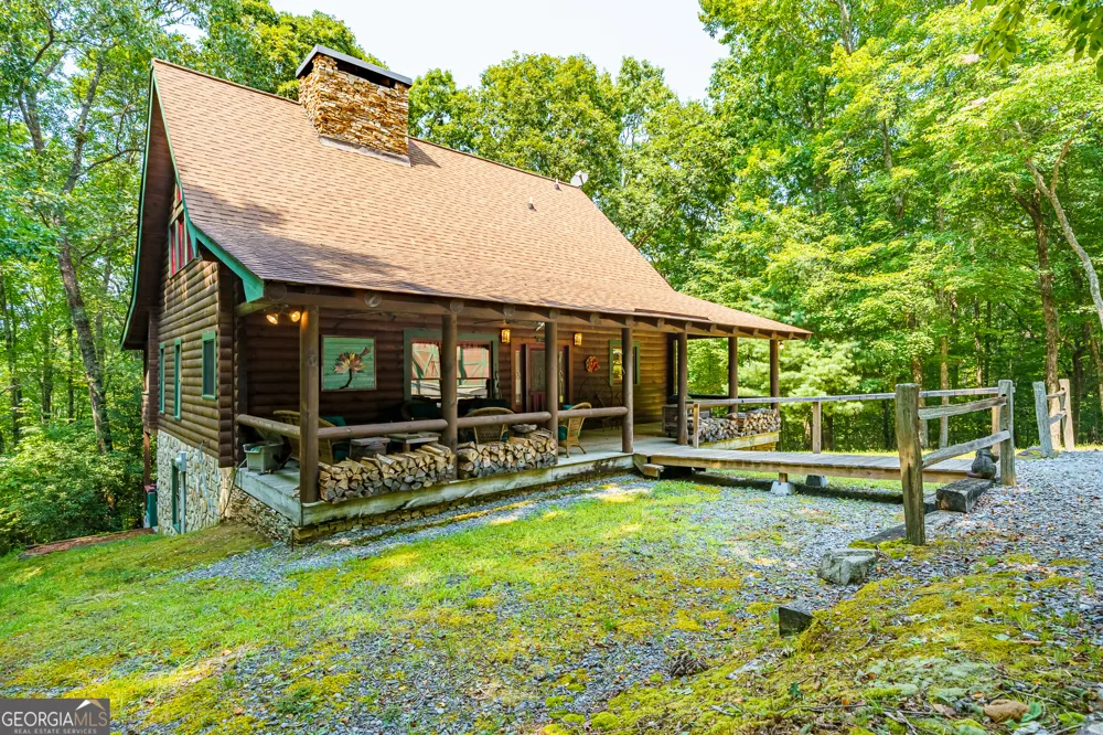 24 Indian Lake RD Mineral Bluff, GA 30559