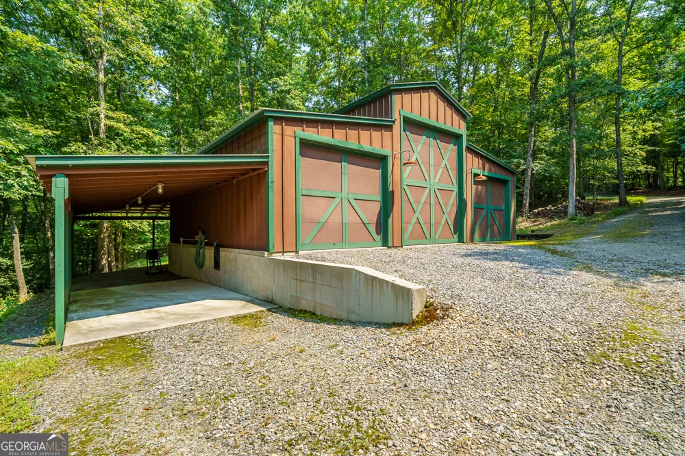 24 Indian Lake RD Mineral Bluff, GA 30559