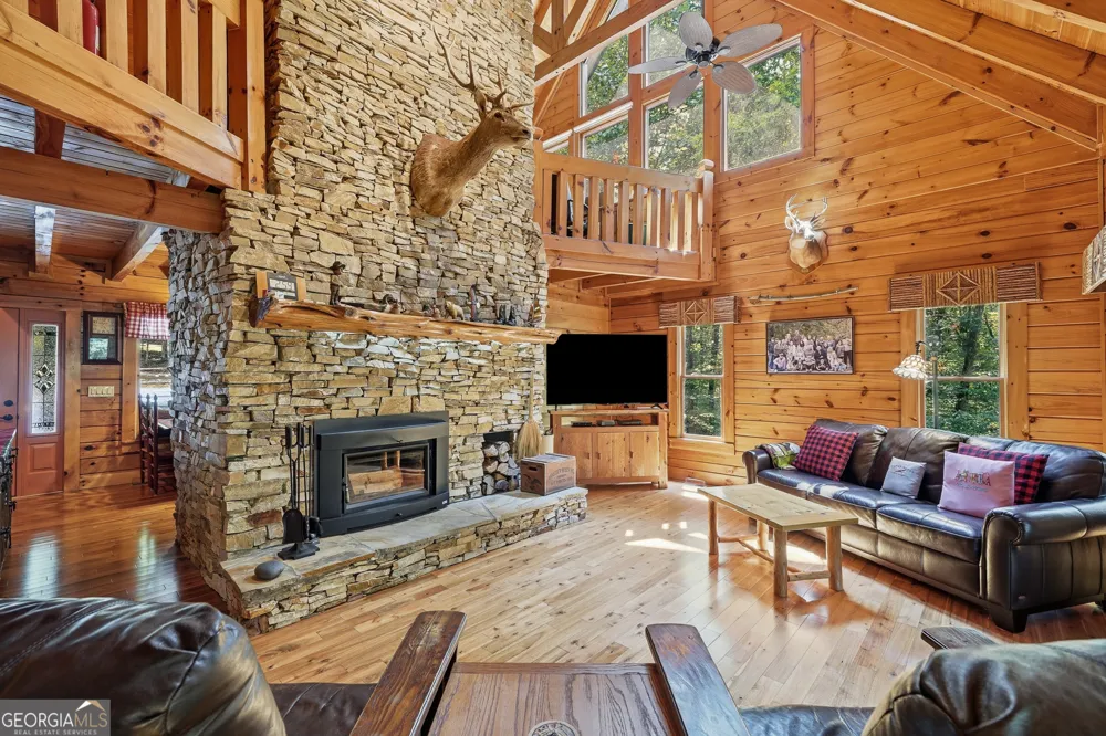 24 Indian Lake RD Mineral Bluff, GA 30559