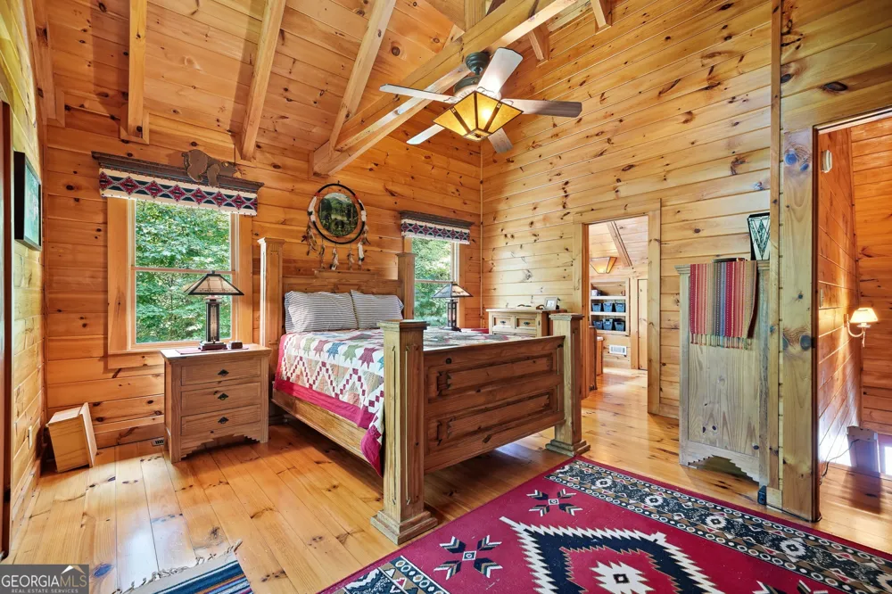 24 Indian Lake RD Mineral Bluff, GA 30559