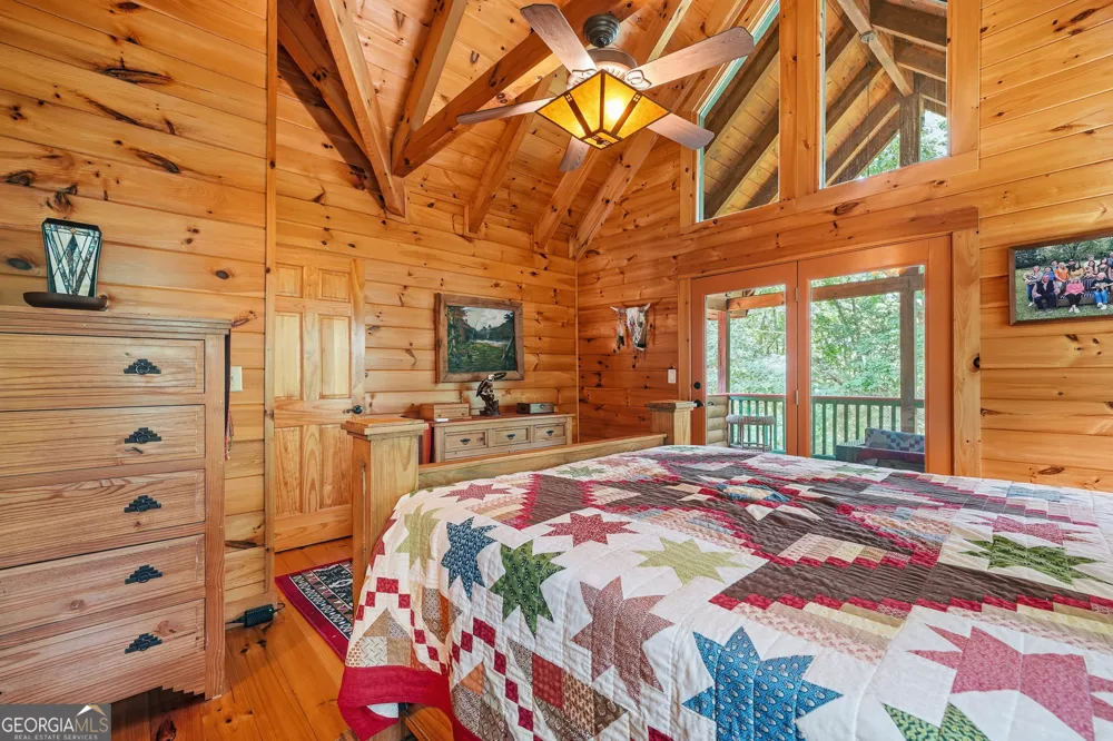24 Indian Lake RD Mineral Bluff, GA 30559