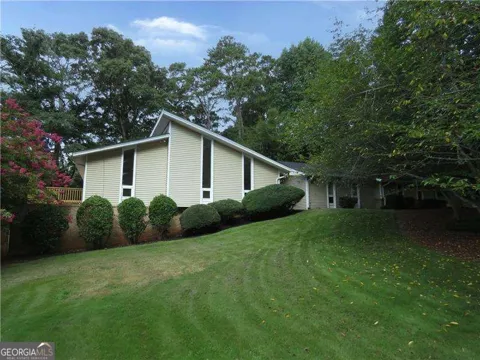 2079 Silversmith LN