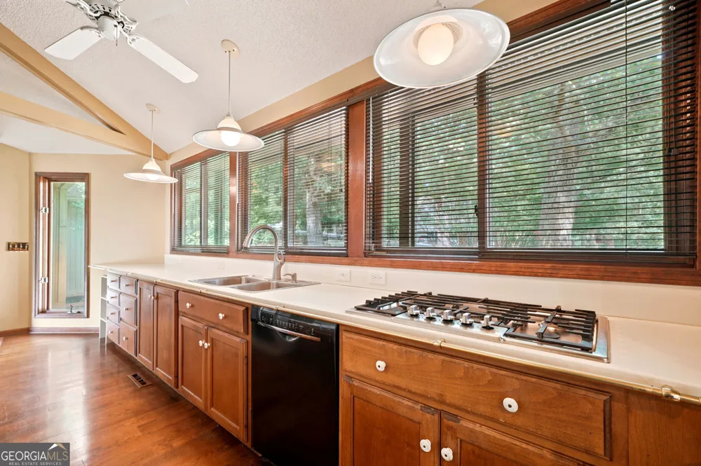 214 Ponderosa LN Waleska, GA 30183