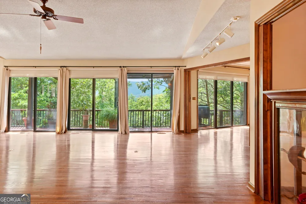 214 Ponderosa LN Waleska, GA 30183