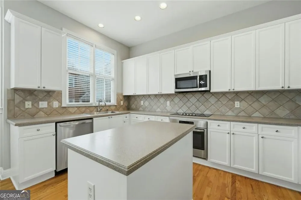 319 Creekbank WAY SE Smyrna, GA 30082