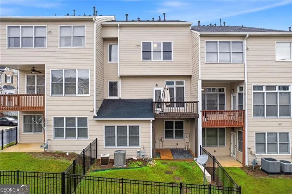 319 Creekbank WAY SE Smyrna, GA 30082
