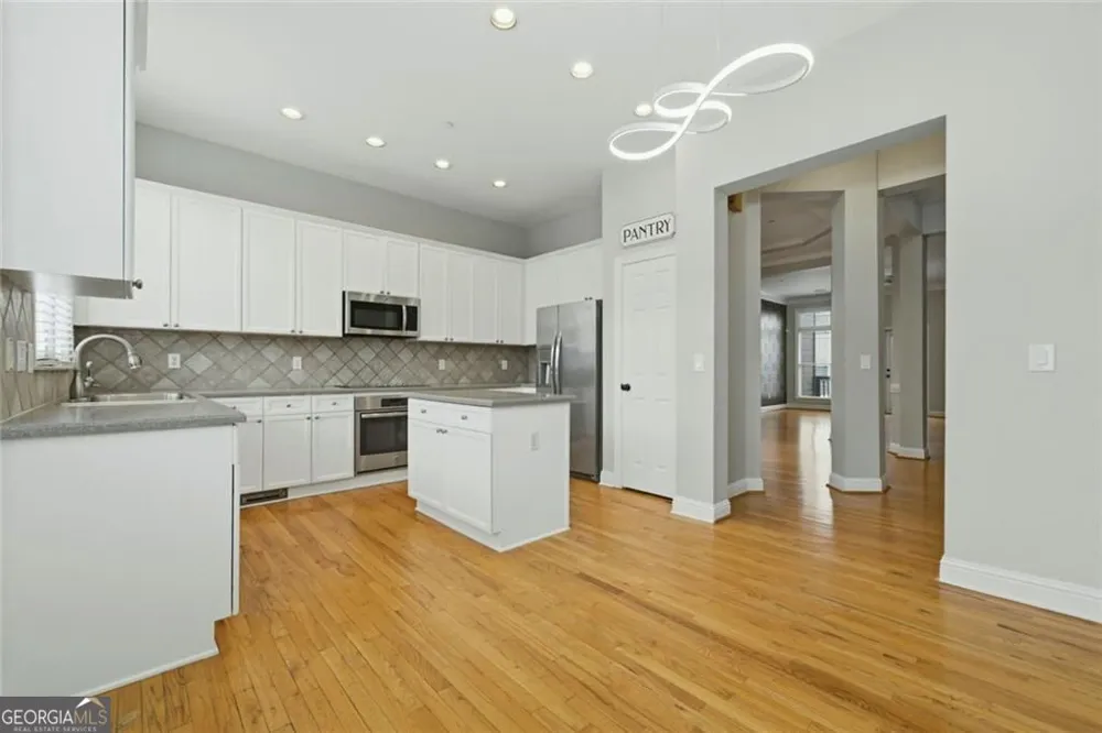 319 Creekbank WAY SE Smyrna, GA 30082