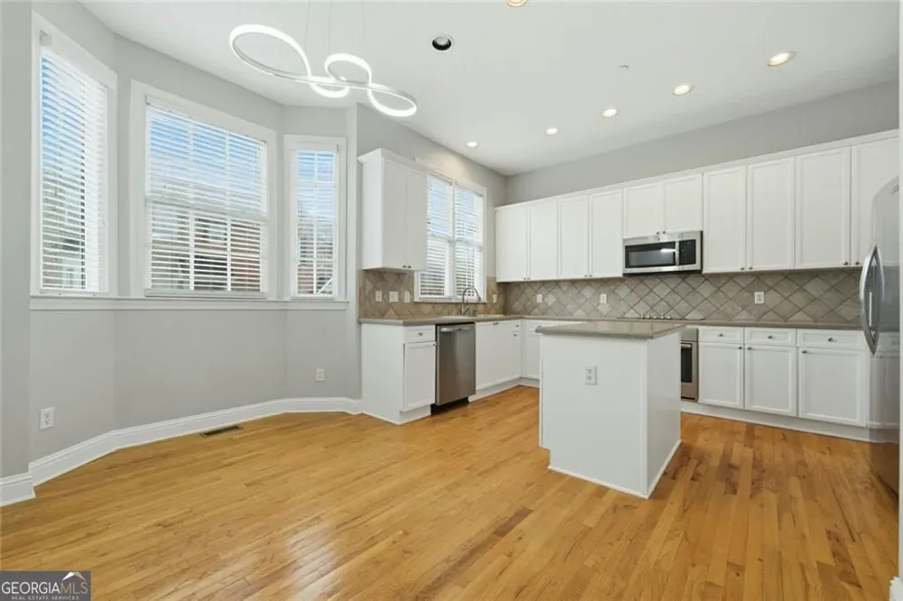 319 Creekbank WAY SE Smyrna, GA 30082