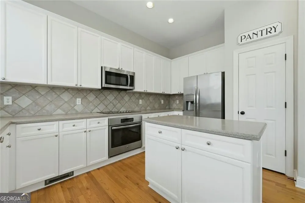 319 Creekbank WAY SE Smyrna, GA 30082