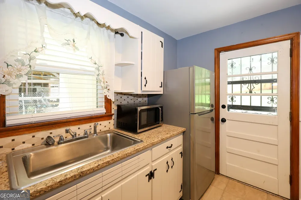 2218 Dodson DR East Point, GA 30344