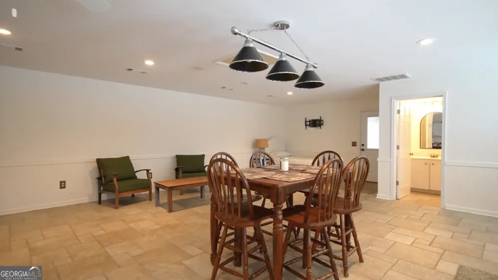 2368 Ogeechee RD Sylvania, GA 30467