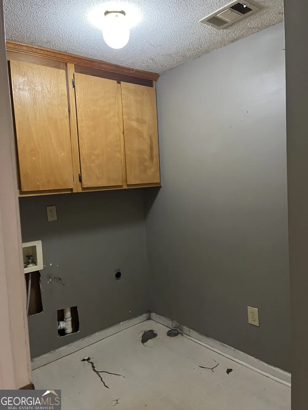 628 Ellis Church RD Haddock, GA 31033