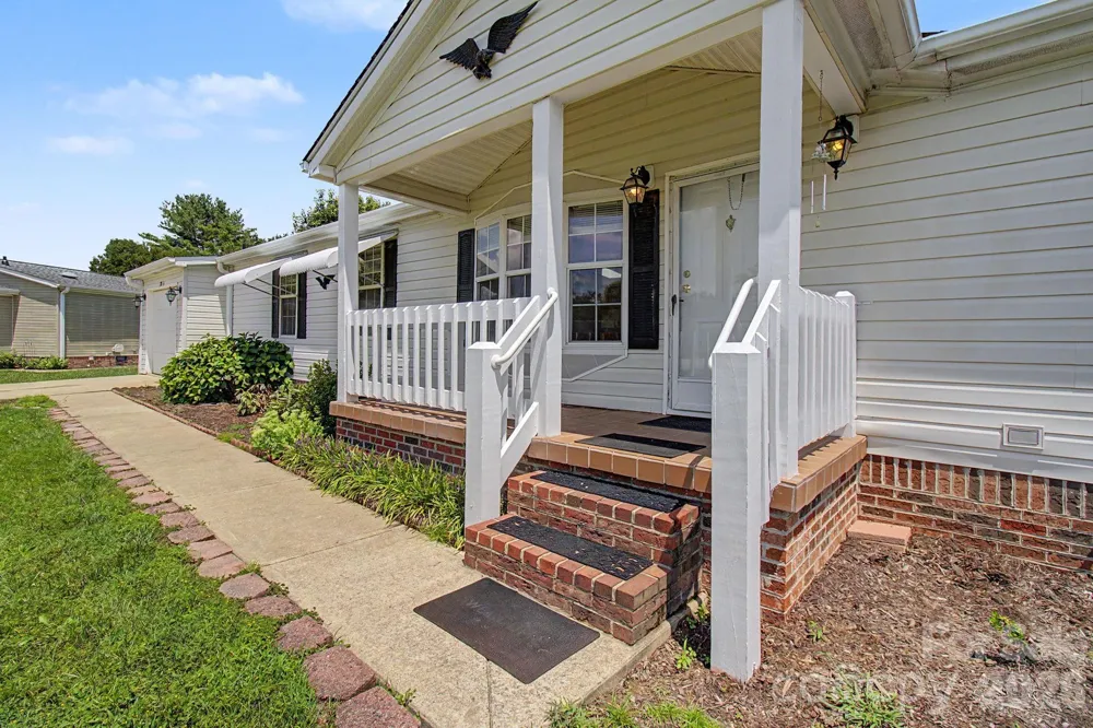 204 Red Birch Court Hendersonville, NC 28739