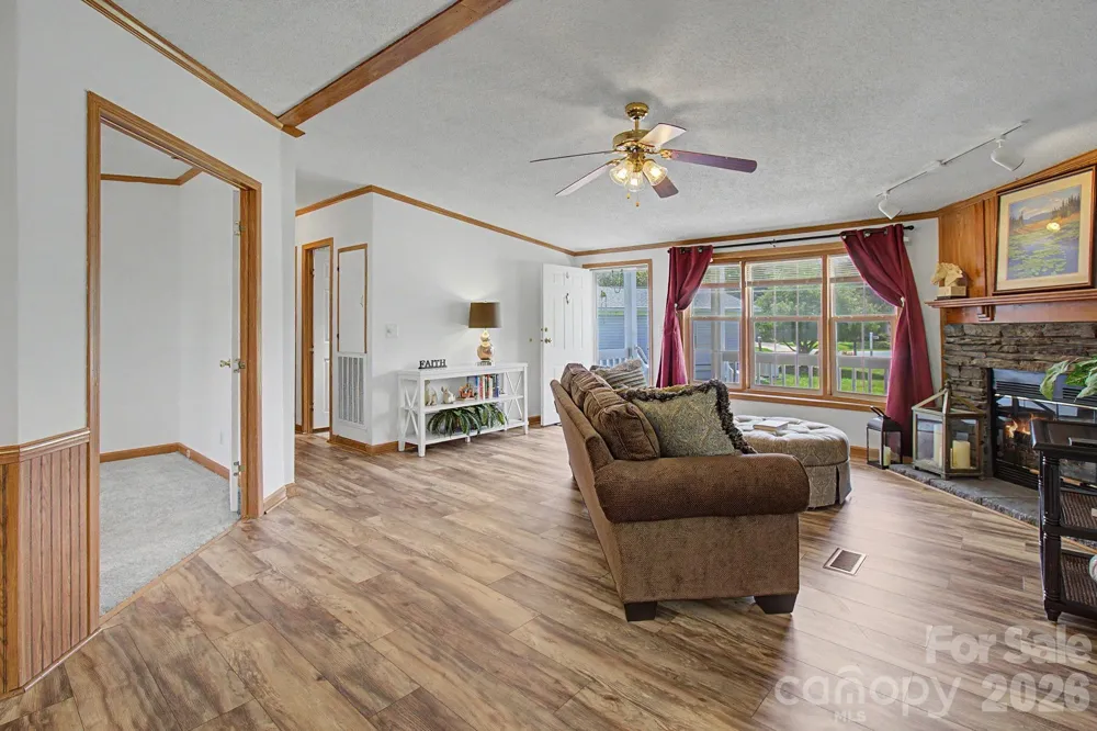 204 Red Birch Court Hendersonville, NC 28739