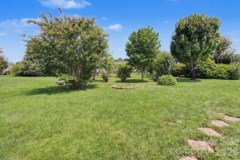 204 Red Birch Court Hendersonville, NC 28739