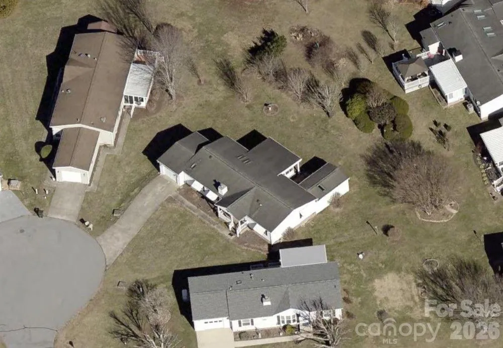 204 Red Birch Court Hendersonville, NC 28739