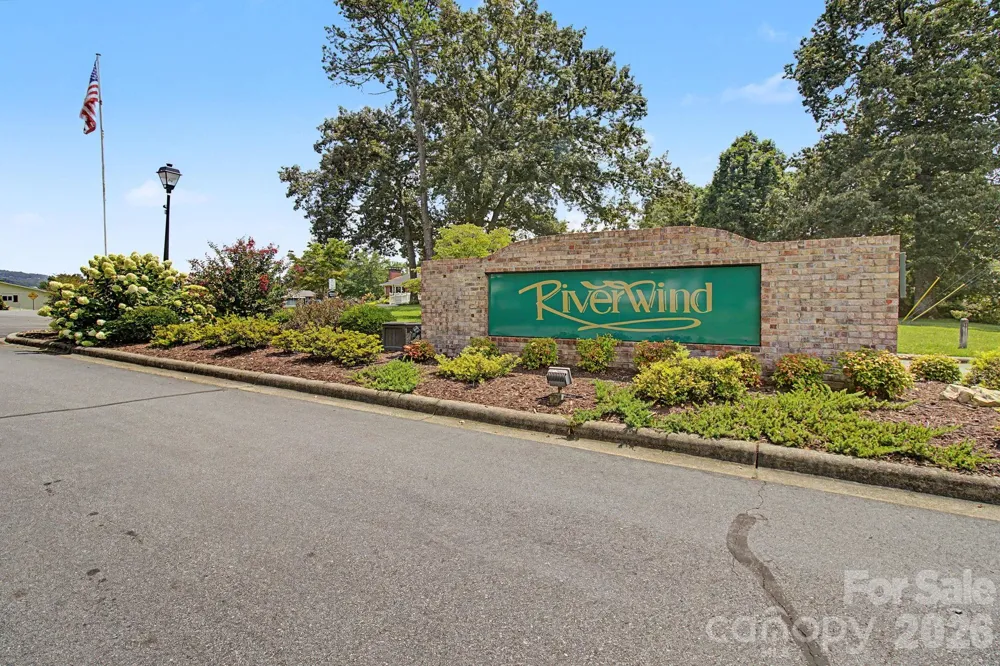 204 Red Birch Court Hendersonville, NC 28739