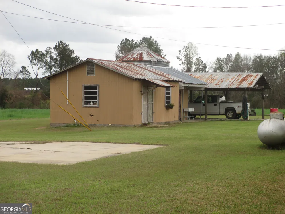 84 Comer Yawn RD Hazlehurst, GA 31539