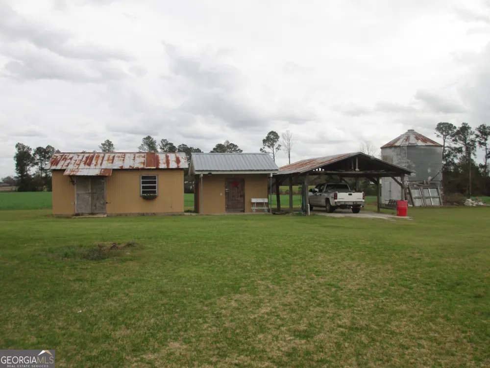 84 Comer Yawn RD Hazlehurst, GA 31539